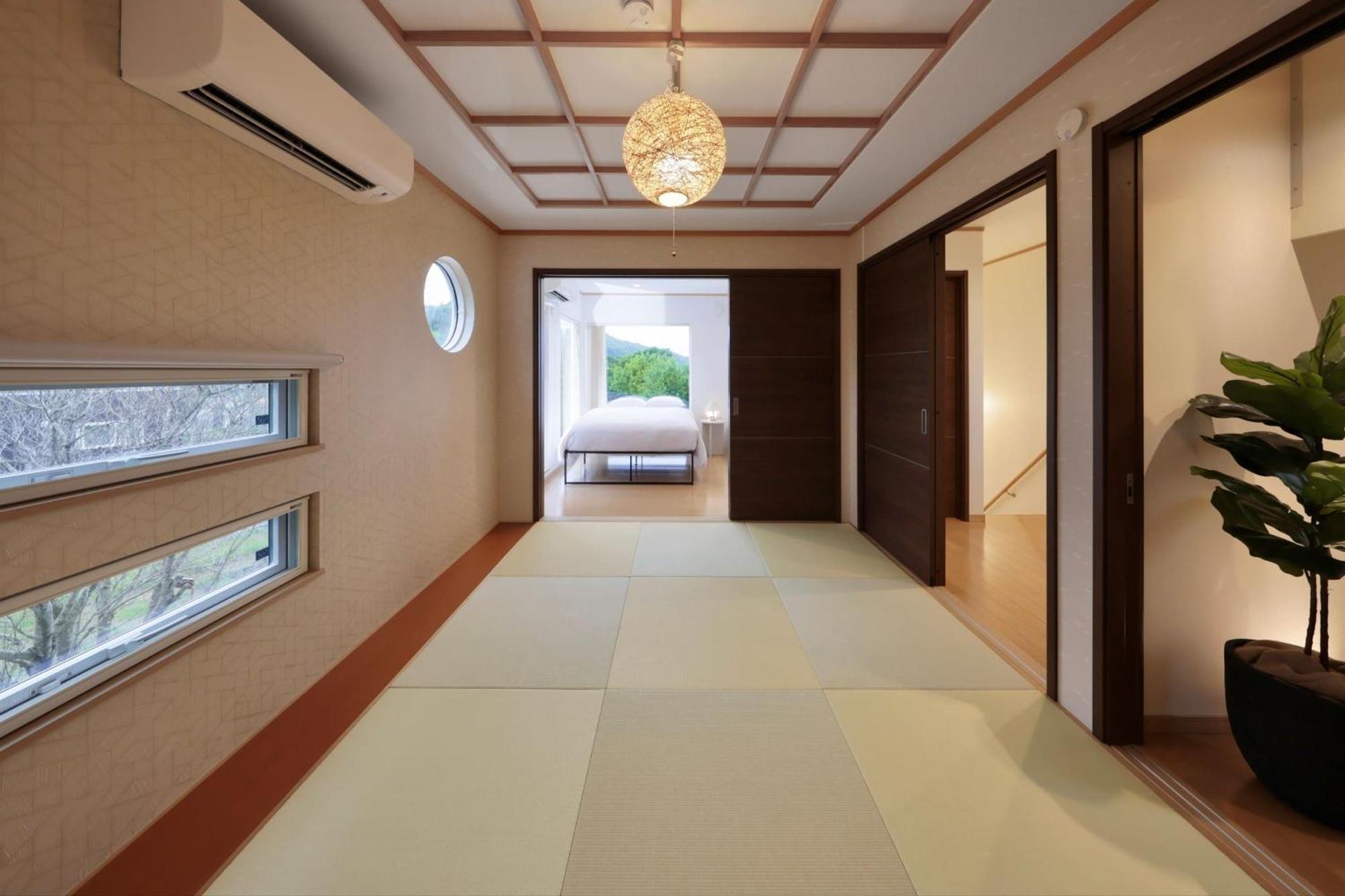 Crystal Besso Shirahama Quarto foto