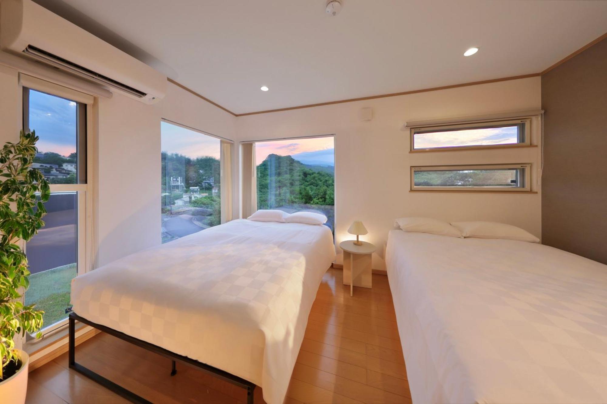 Crystal Besso Shirahama Quarto foto
